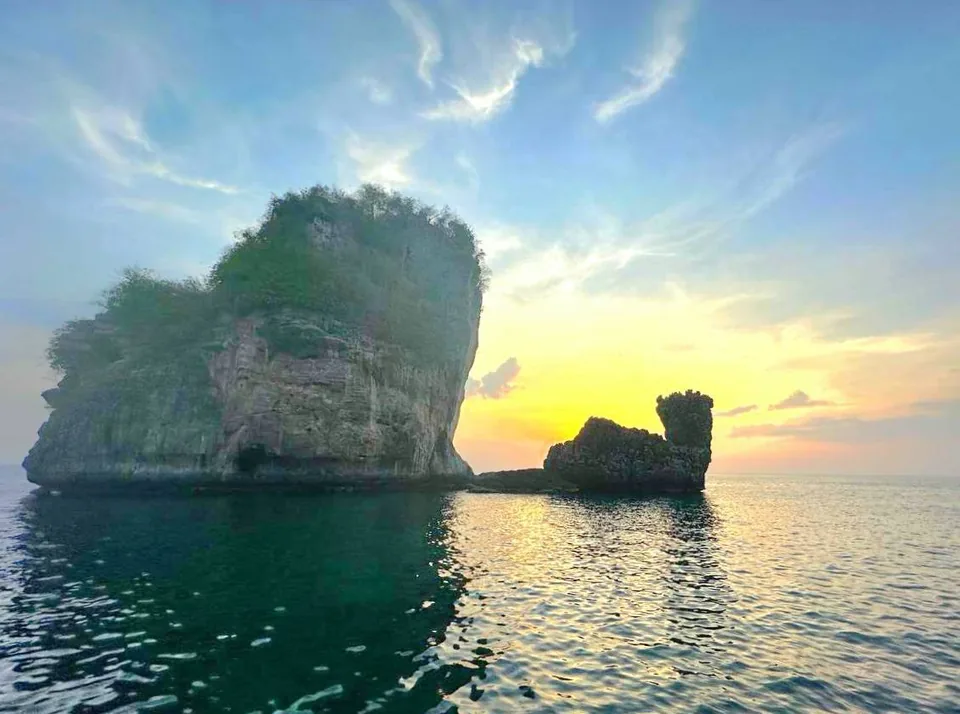 Promthep Cape, Yanui & Nai Harn Bay — sailing destination from Phuket